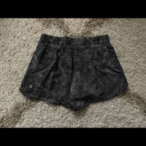 Lululemon black and white shorts